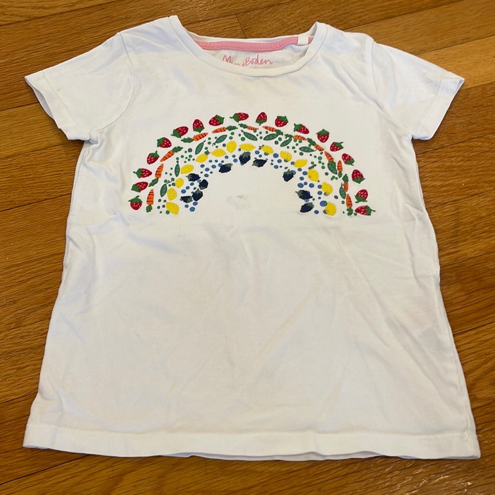 Mini Boden size 6-7 cotton rainbow fruits & vegetable rainbow t-shirt
